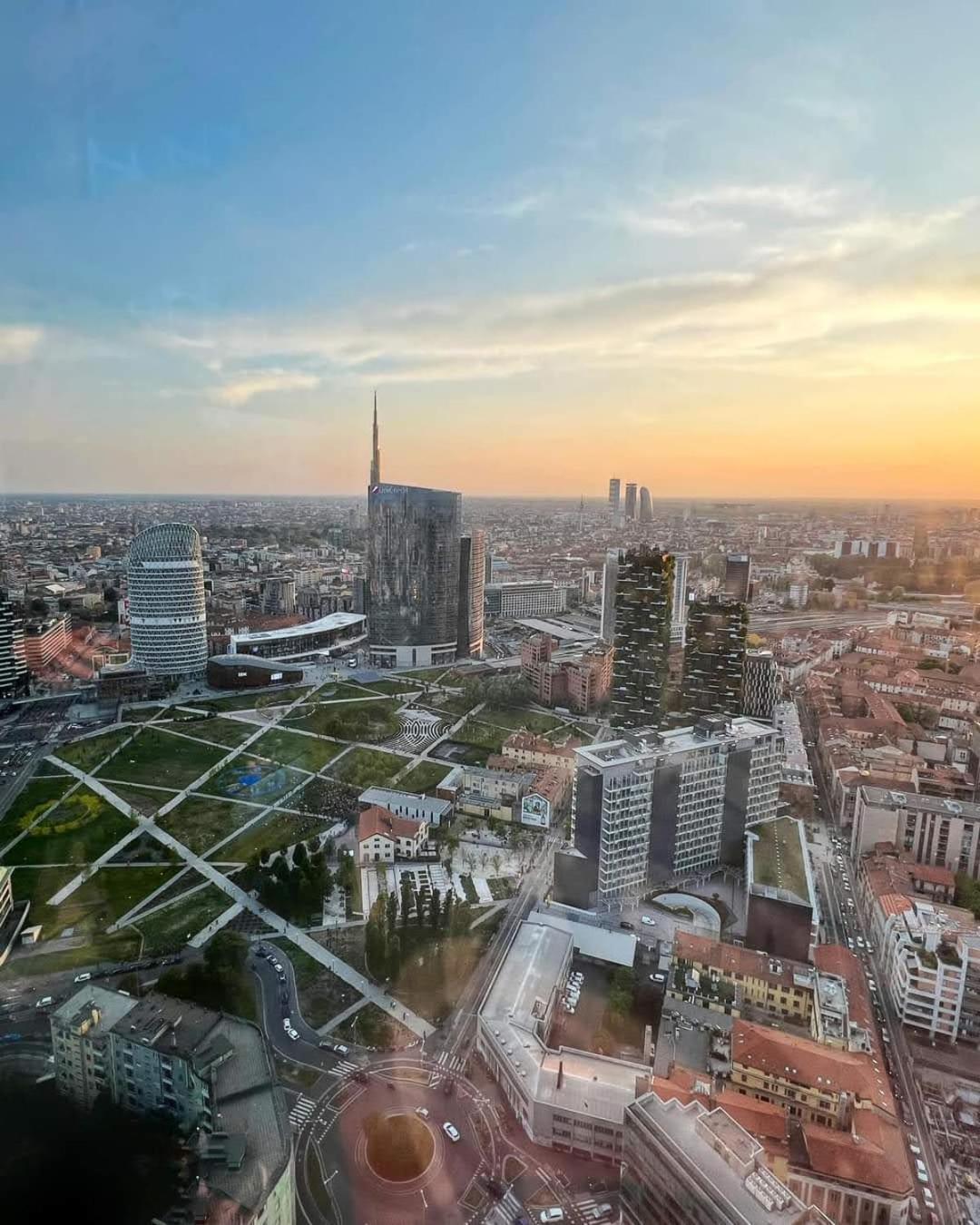 Milano Isola - Bright 2-Room Apartment With Balcony Ngoại thất bức ảnh